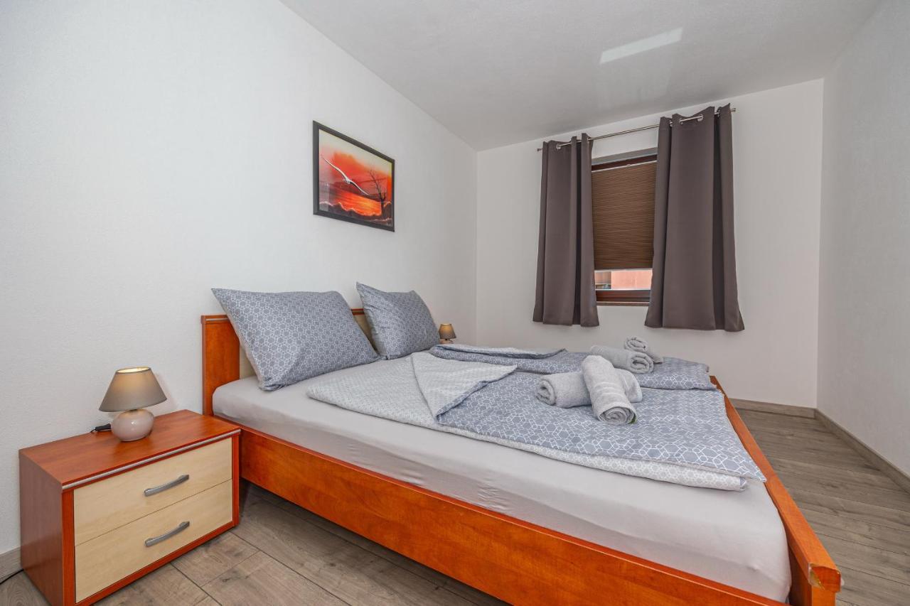 Apartments Lacic 2 Crikvenica Exterior foto